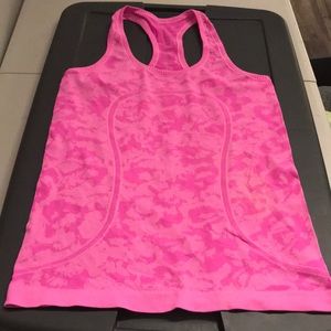 Lululemon “swiftly speed” tank